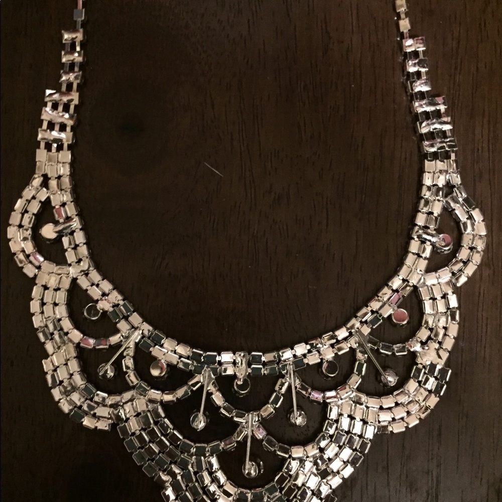 White Austrian Crystal Necklace & Earrings - Picture 5 of 6
